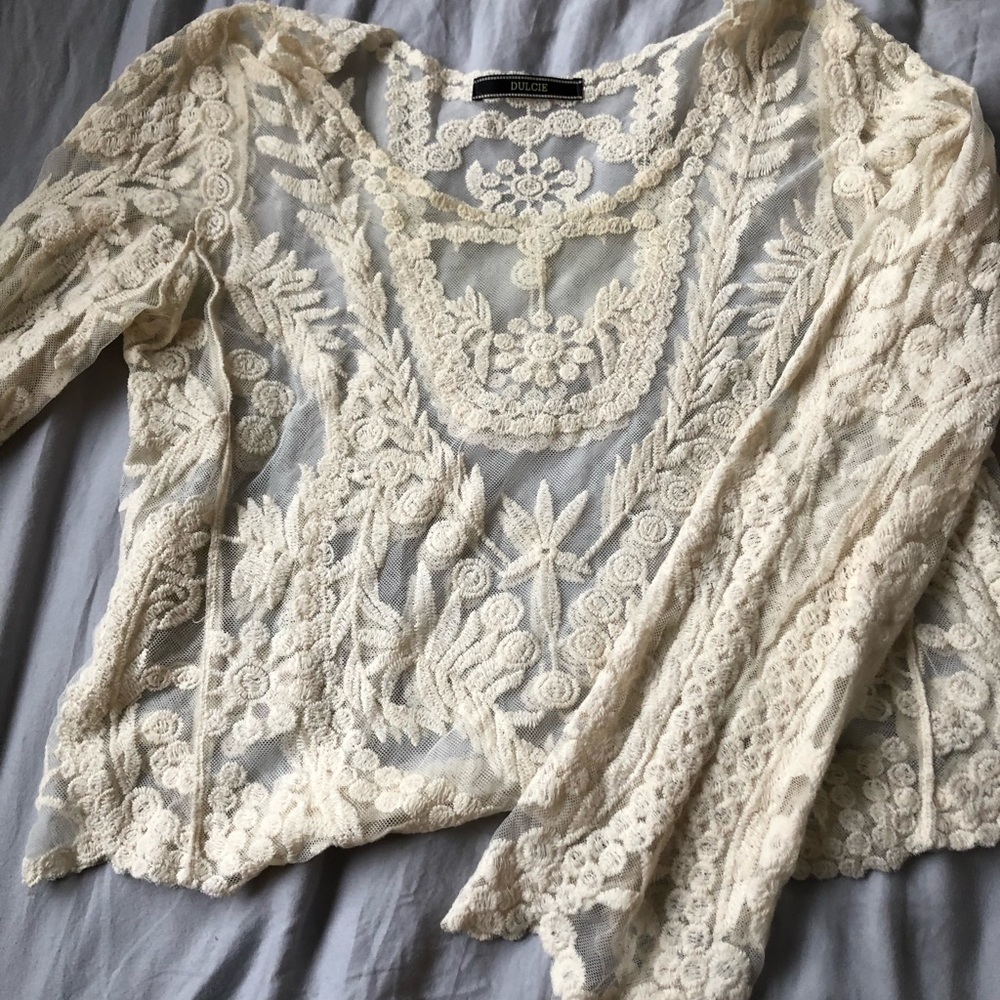 Lace white top